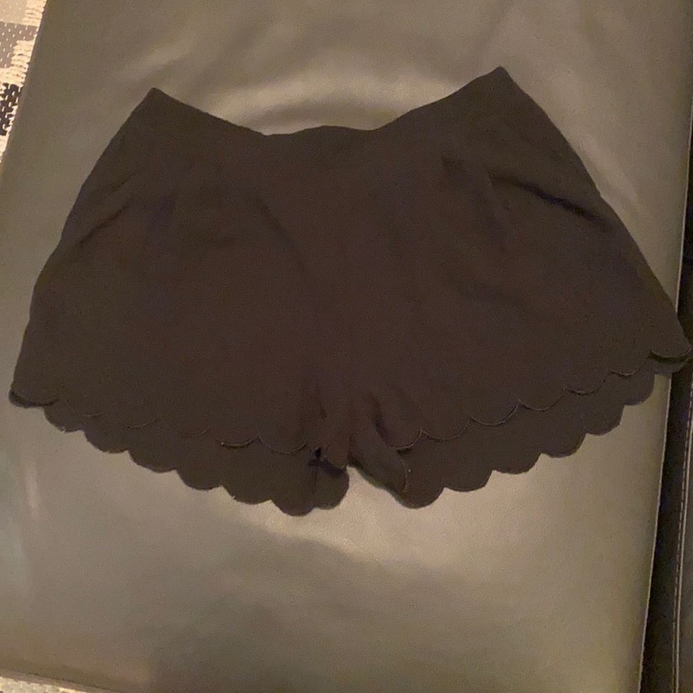 💫Short Sale💫 Black Mine Scalloped Dress Shorts